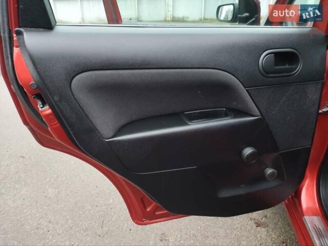 Червоний Форд Фієста, об'ємом двигуна 1.4 л та пробігом 130 тис. км за 4300 $, фото 13 на Automoto.ua