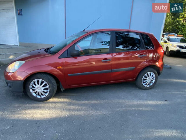 Красный Форд Фиеста, объемом двигателя 1.39 л и пробегом 189 тыс. км за 3900 $, фото 13 на Automoto.ua