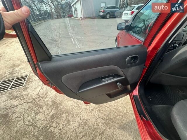 Червоний Форд Фієста, об'ємом двигуна 1.4 л та пробігом 190 тис. км за 3200 $, фото 28 на Automoto.ua