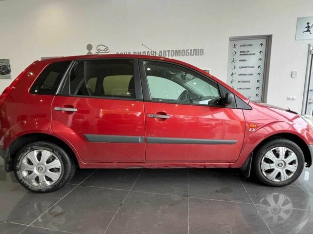 Красный Форд Фиеста, объемом двигателя 1.2 л и пробегом 164 тыс. км за 4150 $, фото 7 на Automoto.ua