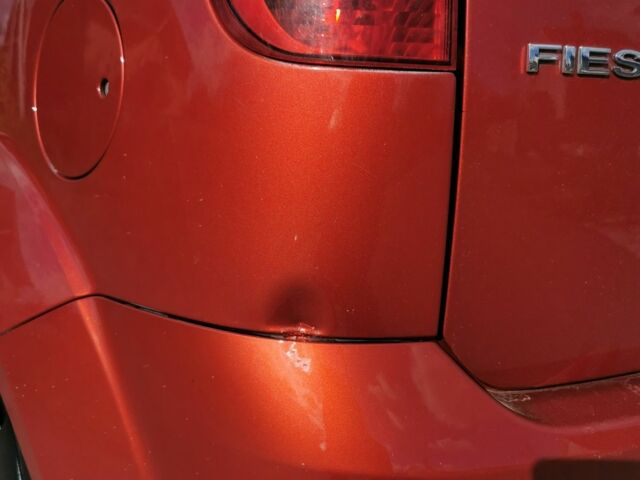 Красный Форд Фиеста, объемом двигателя 1.4 л и пробегом 84 тыс. км за 6000 $, фото 6 на Automoto.ua