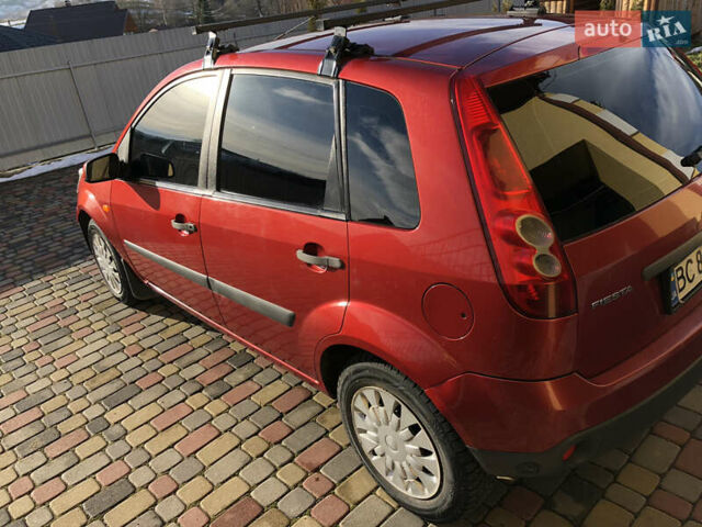 Червоний Форд Фієста, об'ємом двигуна 1.25 л та пробігом 140 тис. км за 2999 $, фото 7 на Automoto.ua