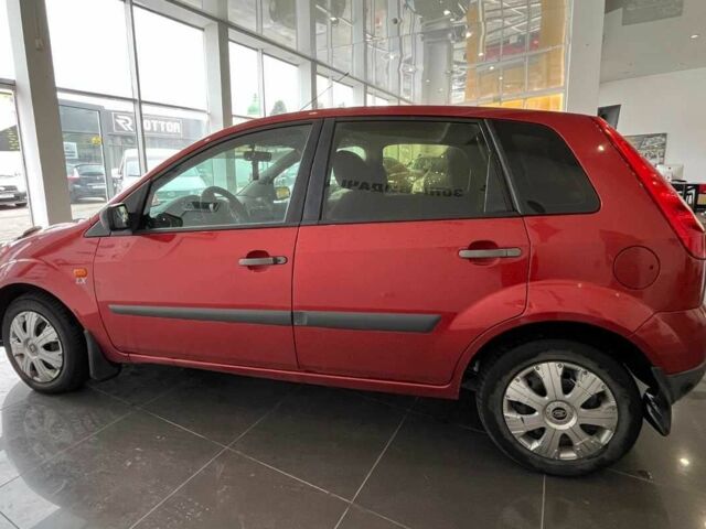 Красный Форд Фиеста, объемом двигателя 1.2 л и пробегом 164 тыс. км за 4150 $, фото 3 на Automoto.ua