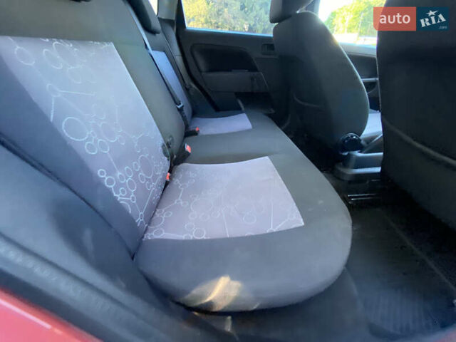 Красный Форд Фиеста, объемом двигателя 1.39 л и пробегом 189 тыс. км за 3900 $, фото 23 на Automoto.ua