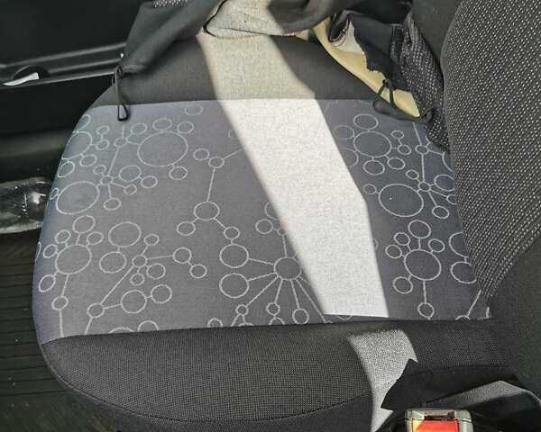 Красный Форд Фиеста, объемом двигателя 1.4 л и пробегом 84 тыс. км за 6000 $, фото 10 на Automoto.ua