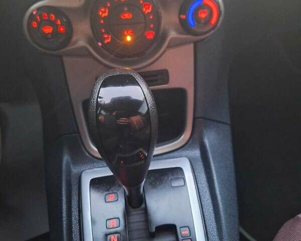 Форд Фиеста 2009 в Бердичеве на Automoto.ua Красный Форд Фиеста, объемом двигателя 1.4 л и пробегом 190 тыс. км за 7200 $, фото 13 на Automoto.ua