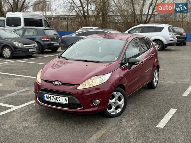 Червоний Форд Фієста, об'ємом двигуна 1.39 л та пробігом 110 тис. км за 6700 $, фото 1 на Automoto.ua