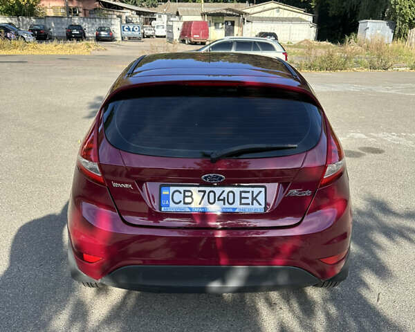 Красный Форд Фиеста, объемом двигателя 1.39 л и пробегом 184 тыс. км за 7200 $, фото 5 на Automoto.ua
