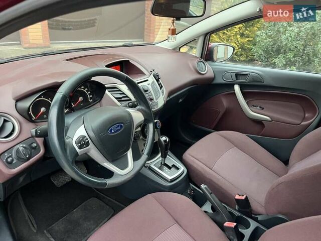 Червоний Форд Фієста, об'ємом двигуна 1.39 л та пробігом 136 тис. км за 6350 $, фото 9 на Automoto.ua