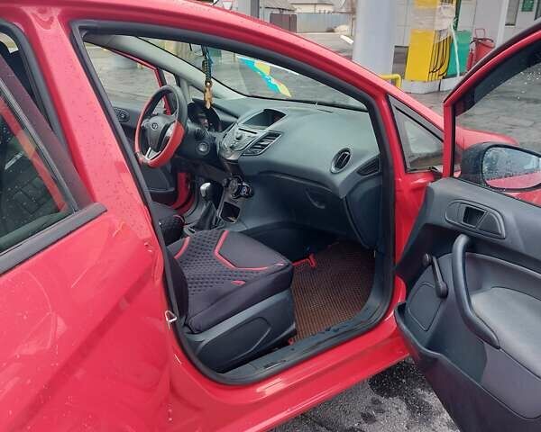 Красный Форд Фиеста, объемом двигателя 1.24 л и пробегом 121 тыс. км за 5800 $, фото 8 на Automoto.ua