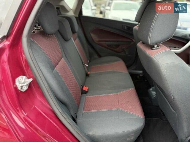 Червоний Форд Фієста, об'ємом двигуна 1.39 л та пробігом 110 тис. км за 6700 $, фото 28 на Automoto.ua