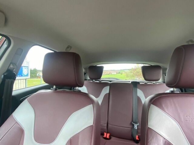 Красный Форд Фиеста, объемом двигателя 1.4 л и пробегом 154 тыс. км за 4500 $, фото 17 на Automoto.ua