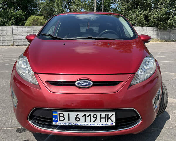 Червоний Форд Фієста, об'ємом двигуна 1.6 л та пробігом 164 тис. км за 7000 $, фото 3 на Automoto.ua
