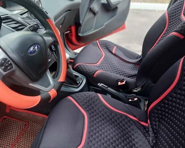 Красный Форд Фиеста, объемом двигателя 1.24 л и пробегом 121 тыс. км за 5800 $, фото 7 на Automoto.ua