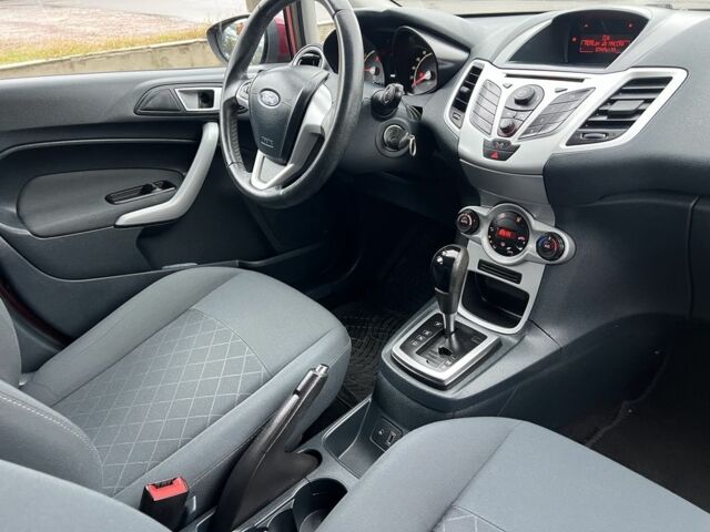 Форд Фиеста 2010 в Киеве на Automoto.ua Красный Форд Фиеста, объемом двигателя 1.4 л и пробегом 160 тыс. км за 6500 $, фото 2 на Automoto.ua