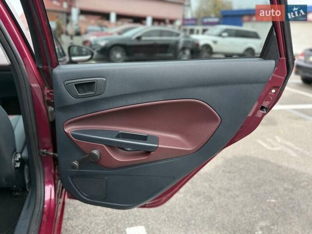 Червоний Форд Фієста, об'ємом двигуна 1.39 л та пробігом 110 тис. км за 6700 $, фото 27 на Automoto.ua