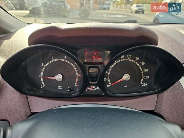 Красный Форд Фиеста, объемом двигателя 1.4 л и пробегом 136 тыс. км за 6300 $, фото 13 на Automoto.ua