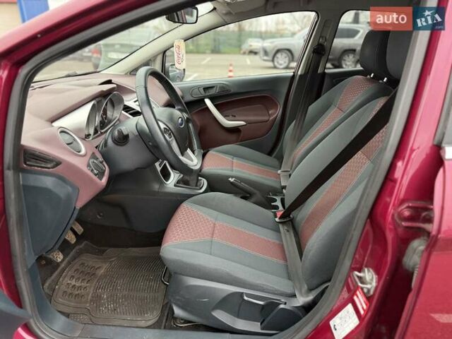 Червоний Форд Фієста, об'ємом двигуна 1.39 л та пробігом 110 тис. км за 6700 $, фото 17 на Automoto.ua