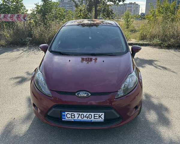 Красный Форд Фиеста, объемом двигателя 1.39 л и пробегом 184 тыс. км за 7200 $, фото 2 на Automoto.ua