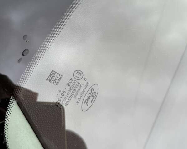 Червоний Форд Фієста, об'ємом двигуна 1.39 л та пробігом 110 тис. км за 6700 $, фото 31 на Automoto.ua