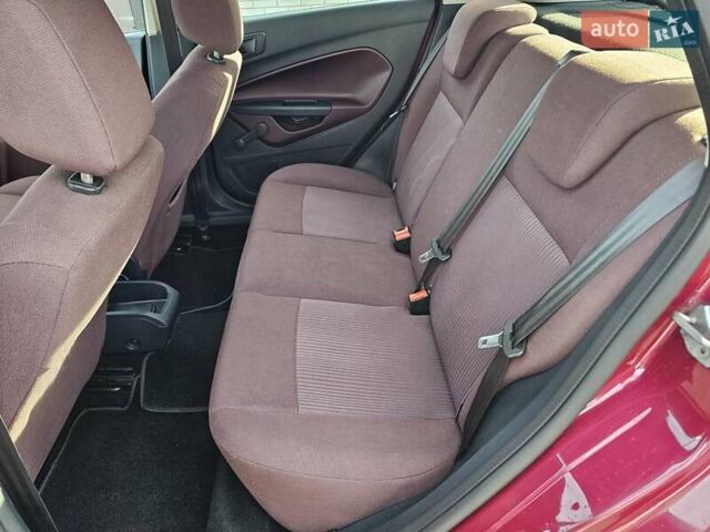 Красный Форд Фиеста, объемом двигателя 1.4 л и пробегом 136 тыс. км за 6300 $, фото 8 на Automoto.ua