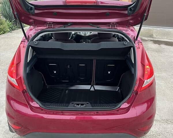 Червоний Форд Фієста, об'ємом двигуна 1.39 л та пробігом 136 тис. км за 6350 $, фото 15 на Automoto.ua