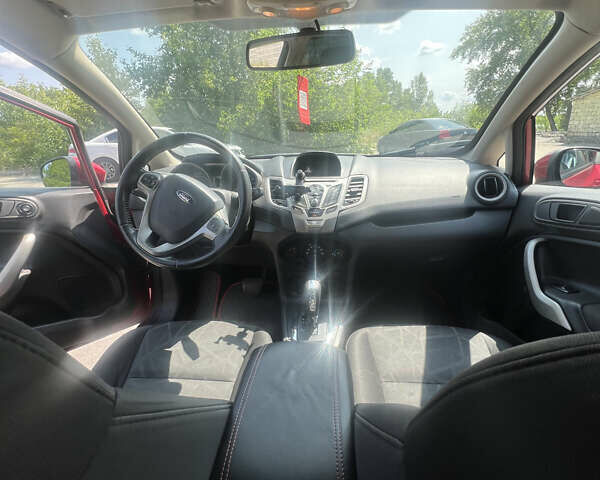 Червоний Форд Фієста, об'ємом двигуна 1.6 л та пробігом 164 тис. км за 7000 $, фото 21 на Automoto.ua