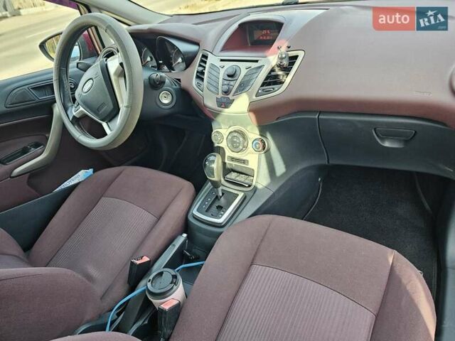 Красный Форд Фиеста, объемом двигателя 1.4 л и пробегом 136 тыс. км за 6300 $, фото 10 на Automoto.ua