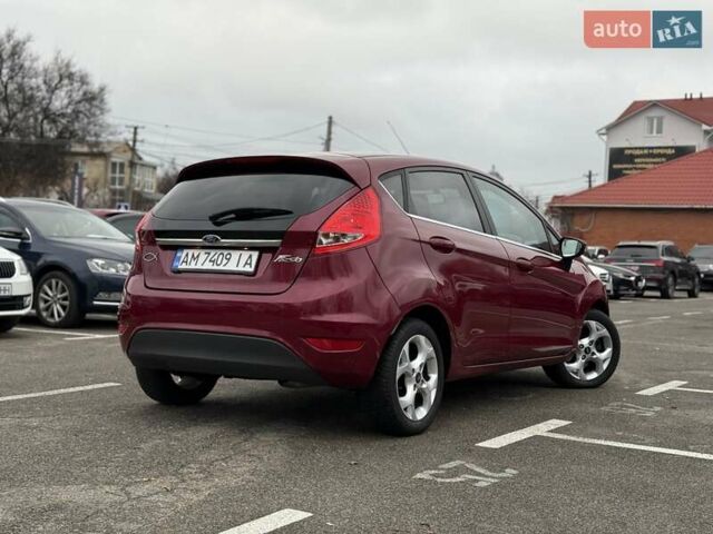 Червоний Форд Фієста, об'ємом двигуна 1.39 л та пробігом 110 тис. км за 6700 $, фото 4 на Automoto.ua