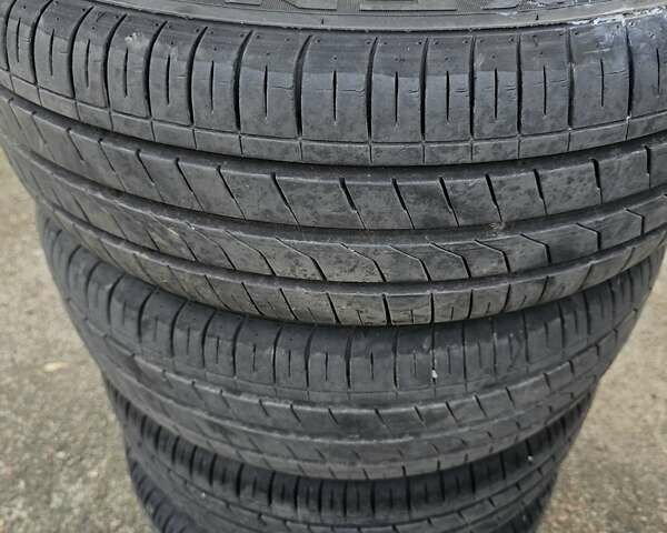 Красный Форд Фиеста, объемом двигателя 1.4 л и пробегом 136 тыс. км за 6300 $, фото 16 на Automoto.ua