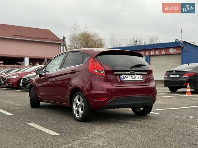 Червоний Форд Фієста, об'ємом двигуна 1.39 л та пробігом 110 тис. км за 6700 $, фото 5 на Automoto.ua