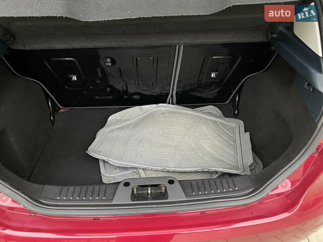 Красный Форд Фиеста, объемом двигателя 1.4 л и пробегом 65 тыс. км за 8300 $, фото 89 на Automoto.ua