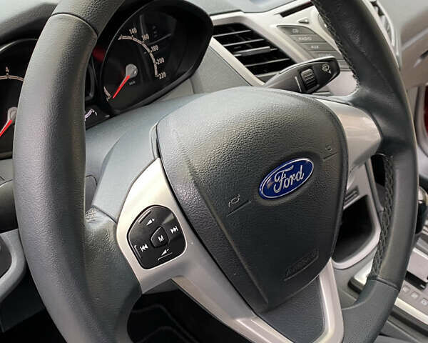 Красный Форд Фиеста, объемом двигателя 1.4 л и пробегом 65 тыс. км за 8300 $, фото 53 на Automoto.ua