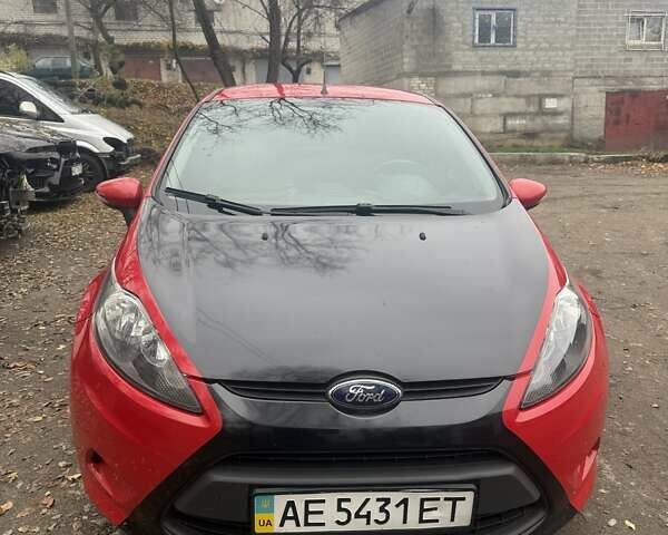 Красный Форд Фиеста, объемом двигателя 1.24 л и пробегом 148 тыс. км за 5700 $, фото 1 на Automoto.ua