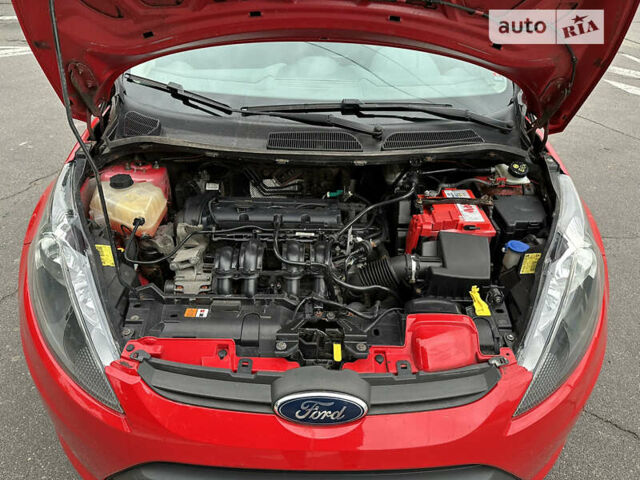 Червоний Форд Фієста, об'ємом двигуна 1.3 л та пробігом 186 тис. км за 5399 $, фото 48 на Automoto.ua