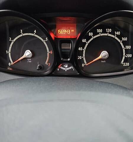 Червоний Форд Фієста, об'ємом двигуна 1.4 л та пробігом 156 тис. км за 7000 $, фото 9 на Automoto.ua