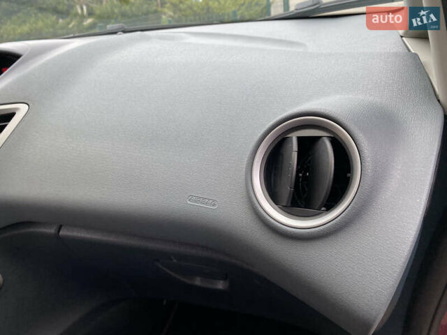 Красный Форд Фиеста, объемом двигателя 1.4 л и пробегом 65 тыс. км за 8300 $, фото 83 на Automoto.ua