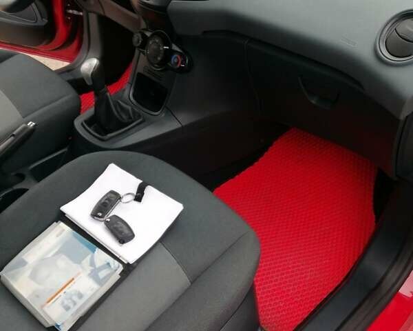 Красный Форд Фиеста, объемом двигателя 1.25 л и пробегом 227 тыс. км за 4750 $, фото 5 на Automoto.ua