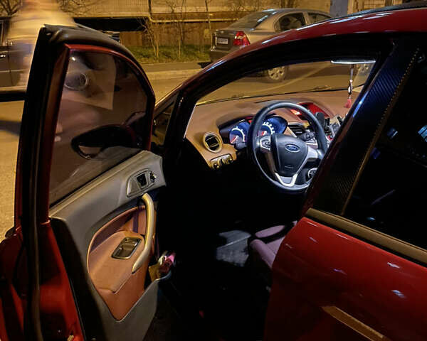 Червоний Форд Фієста, об'ємом двигуна 1.4 л та пробігом 160 тис. км за 5800 $, фото 5 на Automoto.ua