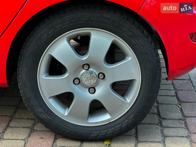 Форд Фиеста 2011 в Львове на Automoto.ua Красный Форд Фиеста, объемом двигателя 1.39 л и пробегом 118 тыс. км за 6800 $, фото 21 на Automoto.ua