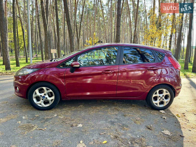 Форд Фиеста 2011 в Киеве на Automoto.ua Красный Форд Фиеста, объемом двигателя 1.4 л и пробегом 157 тыс. км за 6600 $, фото 2 на Automoto.ua