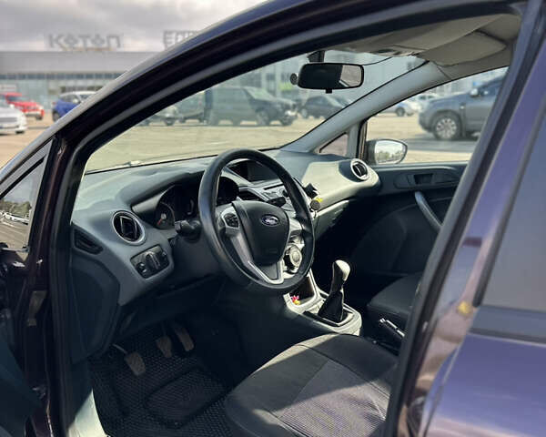 Форд Фієста 2011 у Києві на Automoto.ua Червоний Форд Фієста, об'ємом двигуна 1.24 л та пробігом 170 тис. км за 5500 $, фото 8 на Automoto.ua