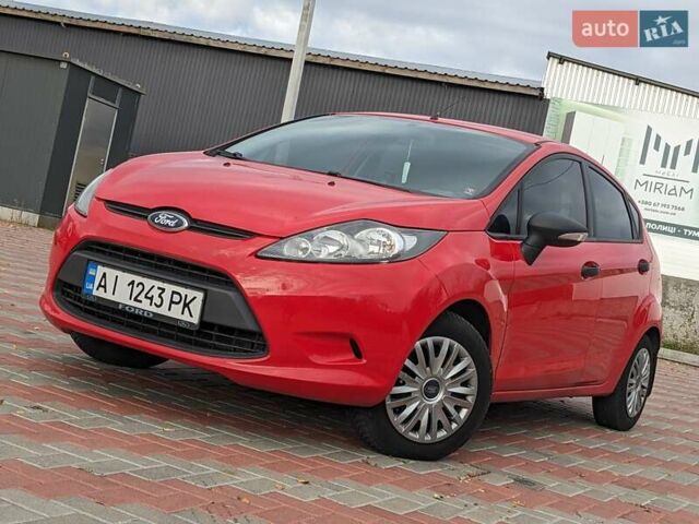 Форд Фиеста 2011 в Белой Церкве на Automoto.ua Красный Форд Фиеста, объемом двигателя 1.2 л и пробегом 239 тыс. км за 5400 $, фото 1 на Automoto.ua