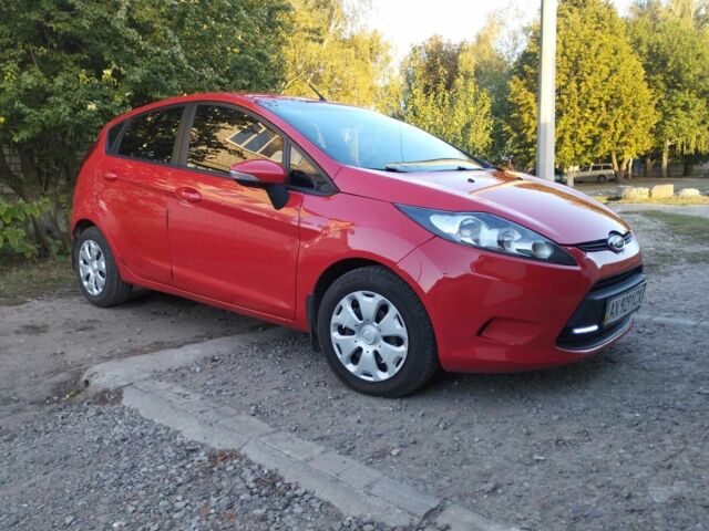 Червоний Форд Фієста, об'ємом двигуна 1.25 л та пробігом 62 тис. км за 6300 $, фото 3 на Automoto.ua