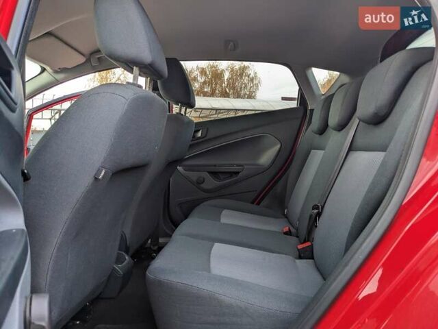 Форд Фиеста 2011 в Белой Церкве на Automoto.ua Красный Форд Фиеста, объемом двигателя 1.2 л и пробегом 239 тыс. км за 5400 $, фото 49 на Automoto.ua