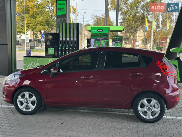 Форд Фиеста 2011 в Одессе на Automoto.ua Красный Форд Фиеста, объемом двигателя 1.4 л и пробегом 65 тыс. км за 7300 $, фото 9 на Automoto.ua