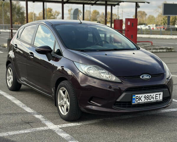 Форд Фієста 2011 у Києві на Automoto.ua Червоний Форд Фієста, об'ємом двигуна 1.24 л та пробігом 170 тис. км за 5500 $, фото 2 на Automoto.ua