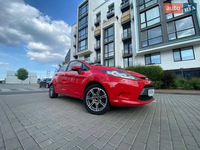 Красный Форд Фиеста, объемом двигателя 1.4 л и пробегом 132 тыс. км за 6830 $, фото 12 на Automoto.ua