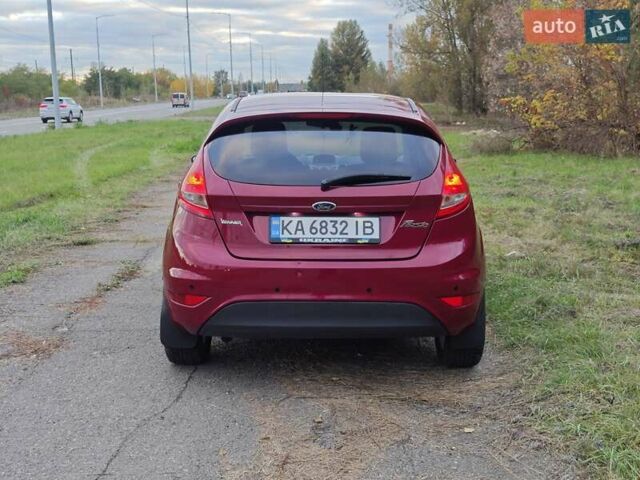 Красный Форд Фиеста, объемом двигателя 1.39 л и пробегом 173 тыс. км за 7300 $, фото 5 на Automoto.ua