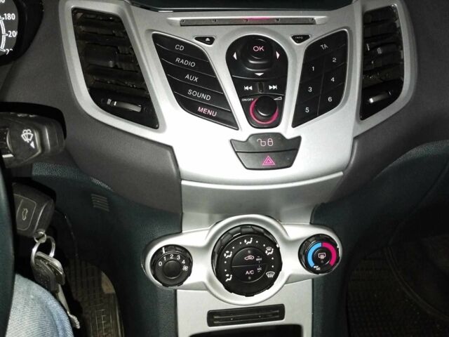 Червоний Форд Фієста, об'ємом двигуна 1.25 л та пробігом 62 тис. км за 6300 $, фото 11 на Automoto.ua